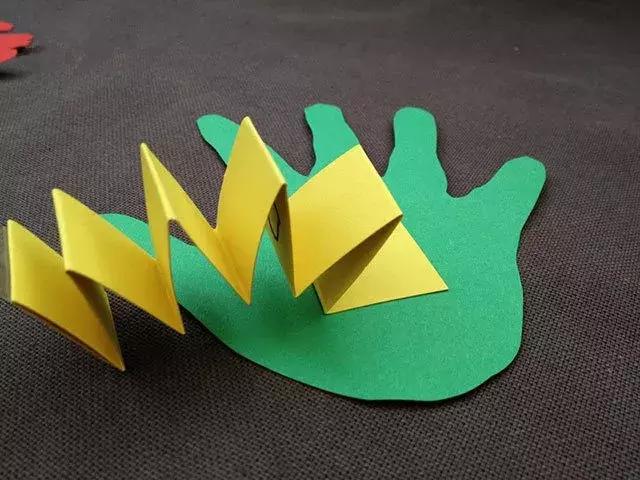 幼儿园新年贺卡手工小班,幼儿园春节小班手工贺卡制作