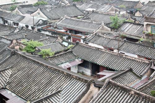 去潮州库存陶瓷库房的一天苦逼的生活，为了生活难啊，累也要坚持