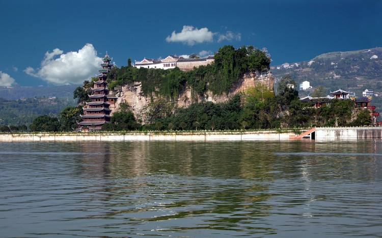 长江三峡-有夔门天下雄!还有-两岸崇山峻岭,悬崖绝壁,风光奇绝