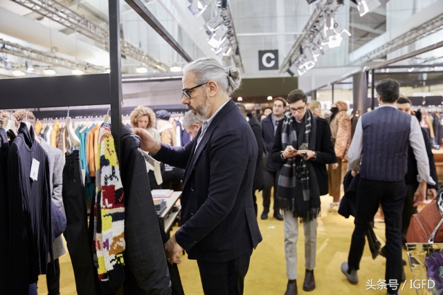 全球最懂时装和工艺的，其实是男人-拷贝