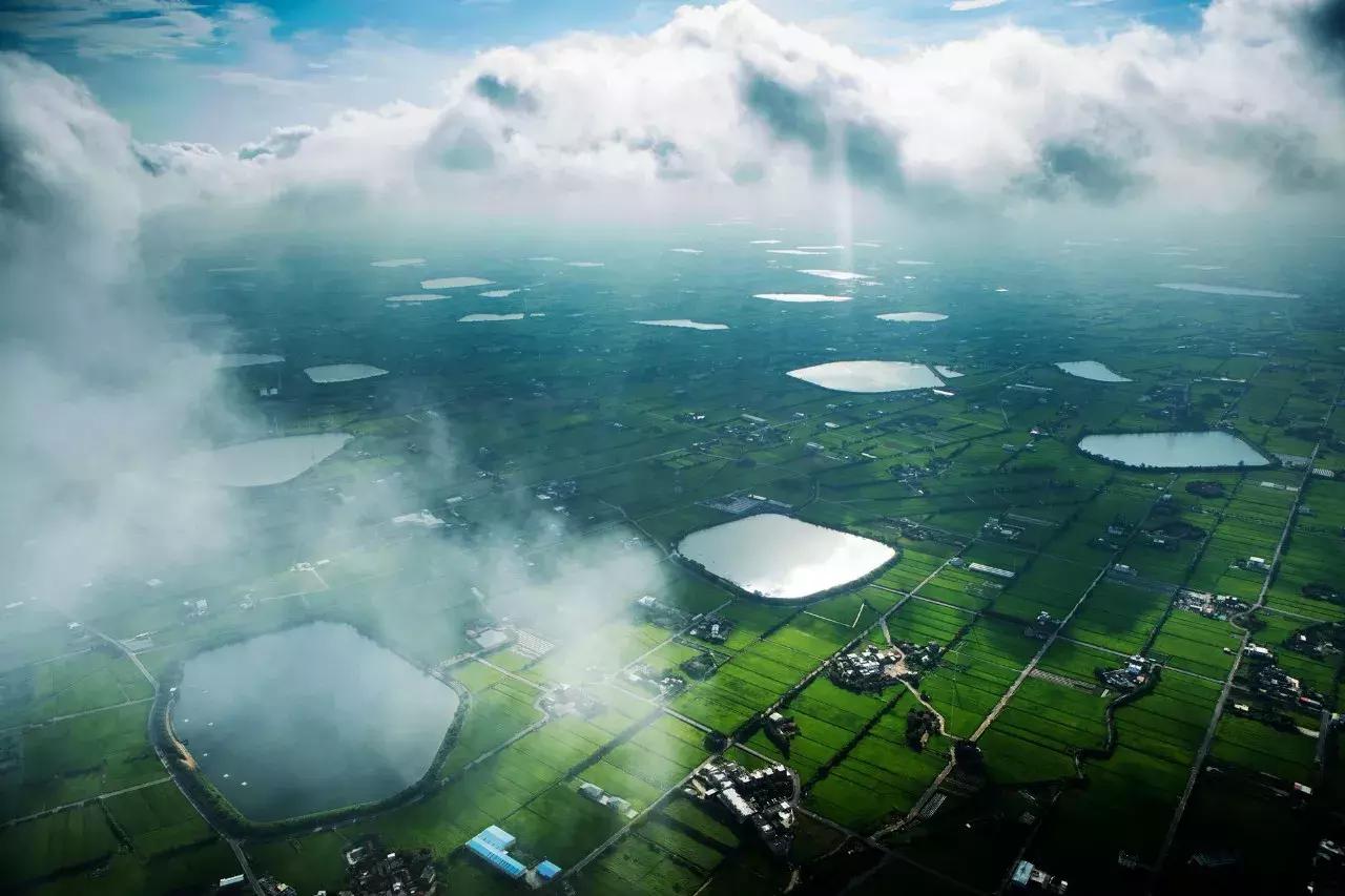 一个恐高的人,高空作业20多年,舍命拍出了最美纪录片