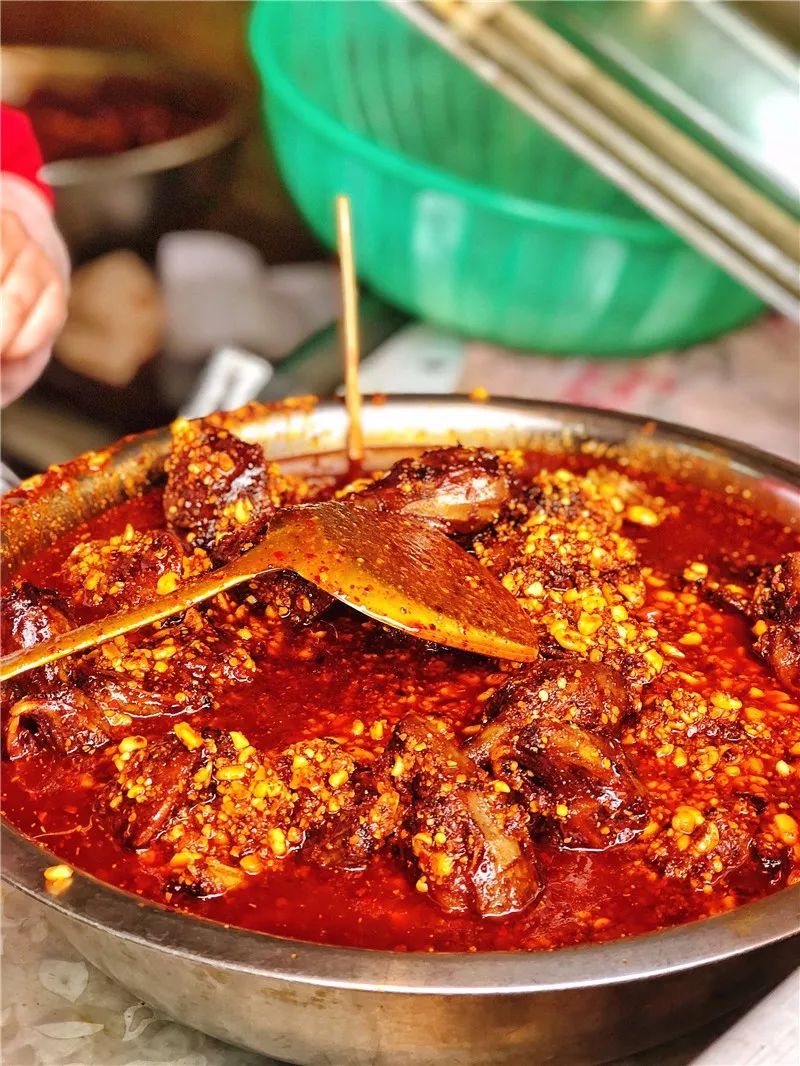 今年指定要买够的年货，七大姑八大姨说完爆双流老妈兔头。