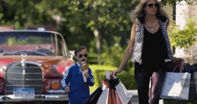 每集20分钟的黄暴小喜剧，每一帧都舍不得快进