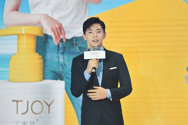 丁家宜48倍防晒隔离防晒霜,丁家宜防晒200毫升防水