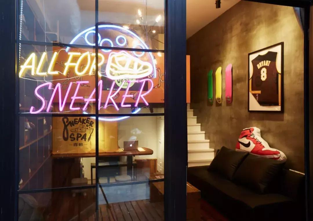 闪电鞋曝光!国内首家sneaker清洗保养专门店登入上海!
