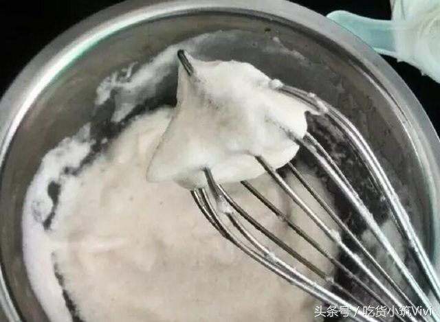 烘焙师讲解怎样打发蛋白,烘焙入门新手教程之蛋白打发篇
