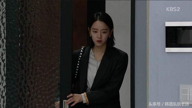 OL都揹这个上班《韩国上班族最爱COURONNE包》让你也可以自体发光