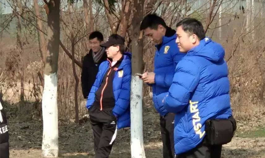 川足德比战,成足比赛现场直播