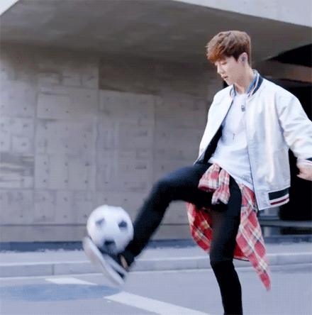 鹿晗踢足球什么水平啊,鹿晗踢球到底有多厉害