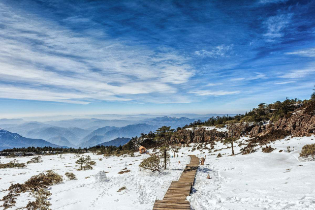 春城秀红嘴鸥图片,春城冬日美景