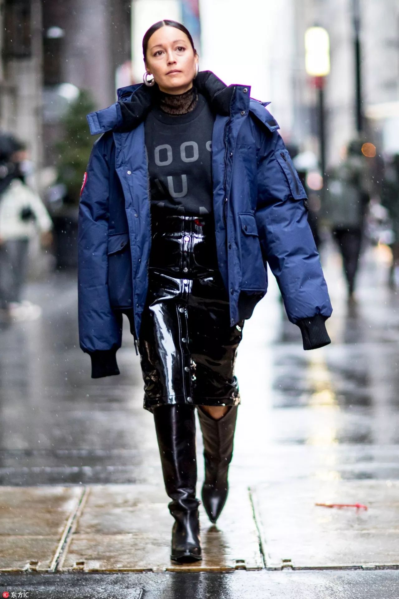 大衣起球处理后还会起球怎么办,大衣沾灰粘毛起球有什么方法除掉