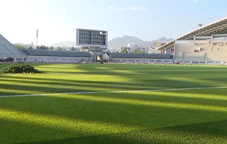 足球场边大屏幕,成都足球场led显示屏