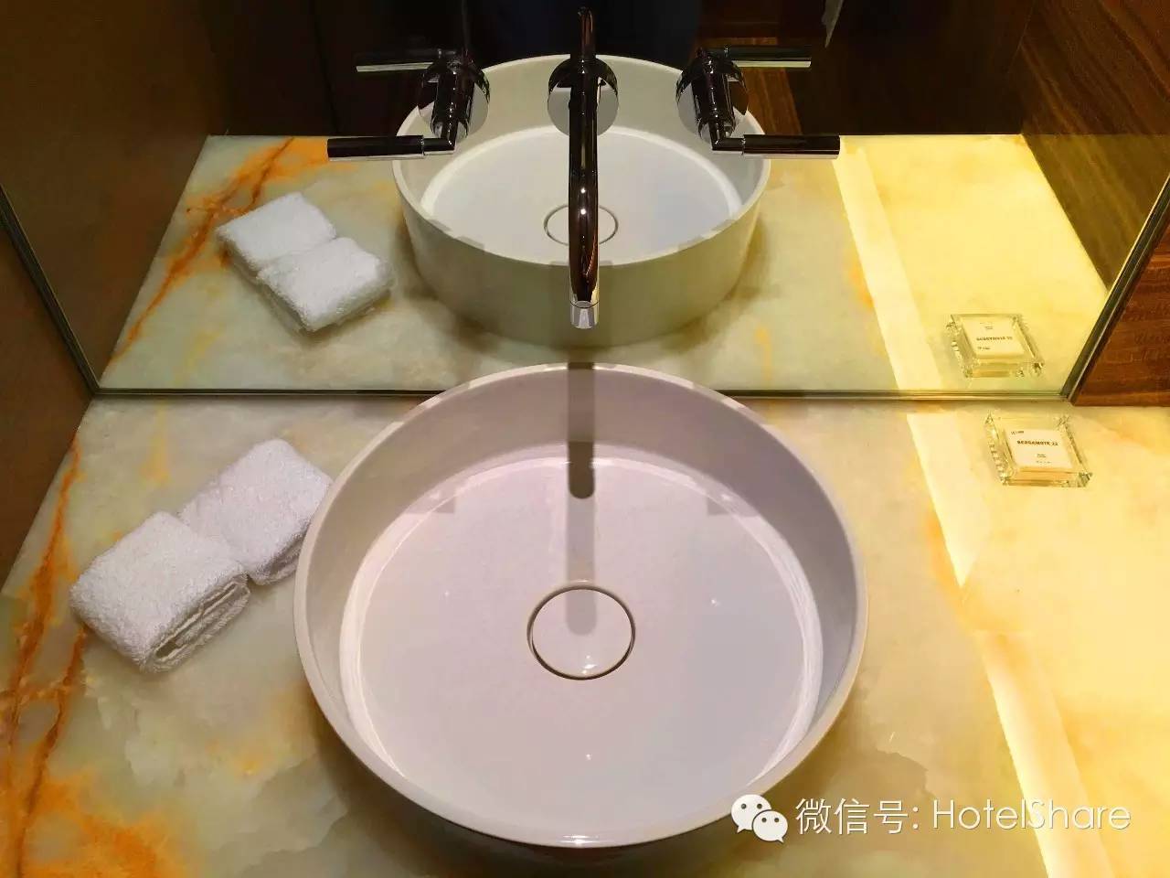 63楼泳池望月、70楼酒吧摘星，广州柏悦|探店首发