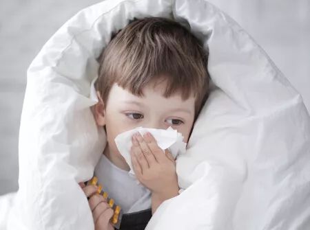 红霉素软膏12种功效可以治鼻炎,红霉素软膏的功效与主治什么病