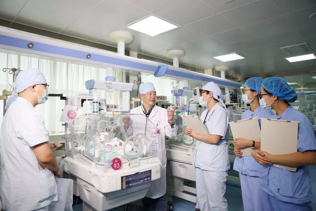 倾我华年守护新生——潍坊市妇幼保健院张成元获全国“感动患者人物”殊荣