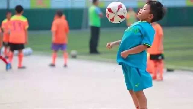 「关于教练」训练中如何让孩子真正的爱上足球？