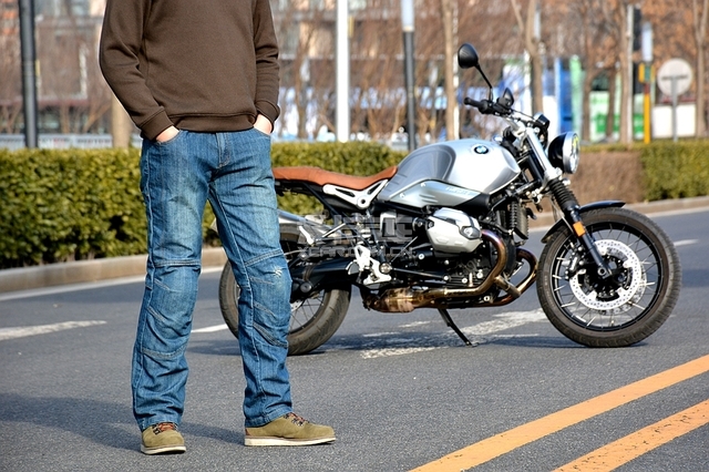 山寨与正版的测评,摩托正品排气和山寨的区别