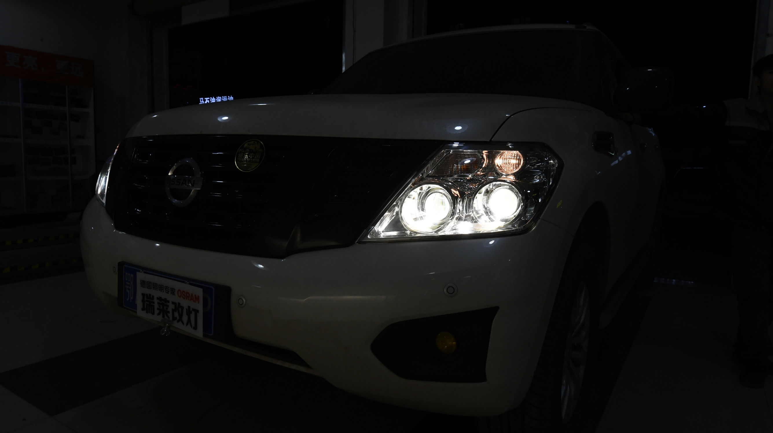 途乐y62改装激光大灯,日产途乐卤素灯