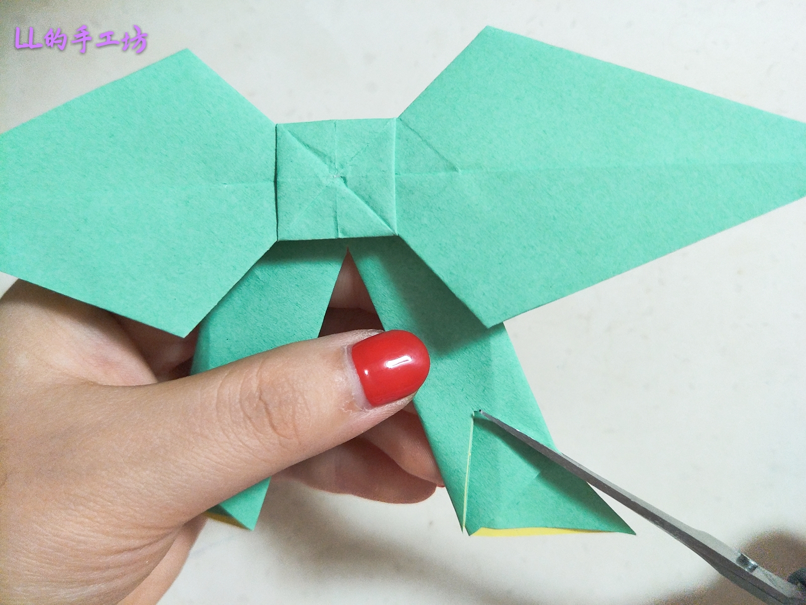 纸折的蝴蝶结教程,蝴蝶结怎么折出来简单又美丽