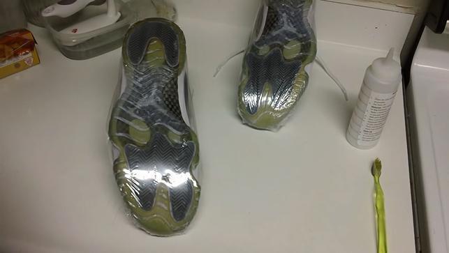 球鞋发黄清理,球鞋发黄怎么变白