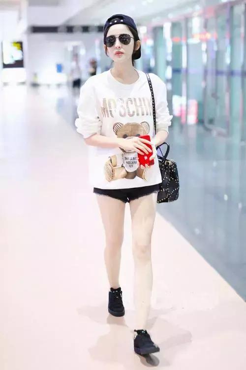 杨幂和热巴穿同款连衣裙,从杨幂赵丽颖到热巴肖战