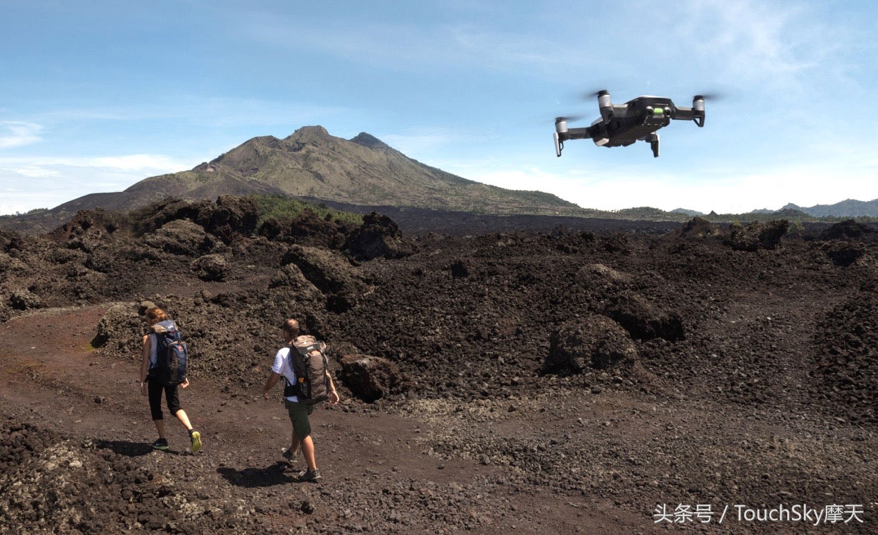 大疆创新发布“御”MavicAir随行无人机