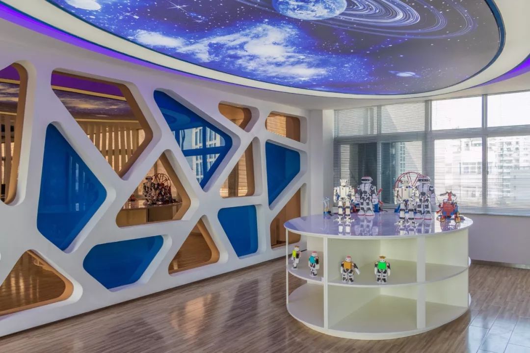 南京这所中学500元建校，出了2位世界冠军，最擅长的却是买买