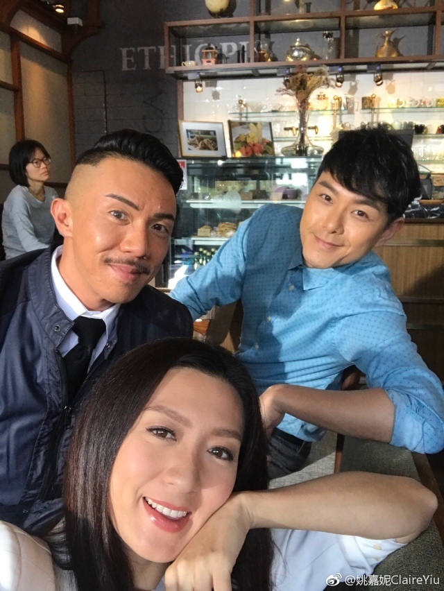 身为亚洲小姐却甘愿当绿叶，如今子女双全，更做起代购商