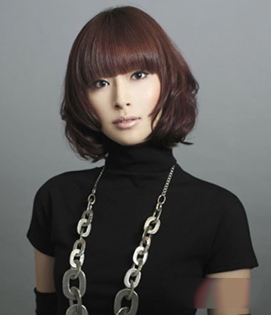 脸型大适合什么发型刘海,脸型大适合哪种发型显脸小