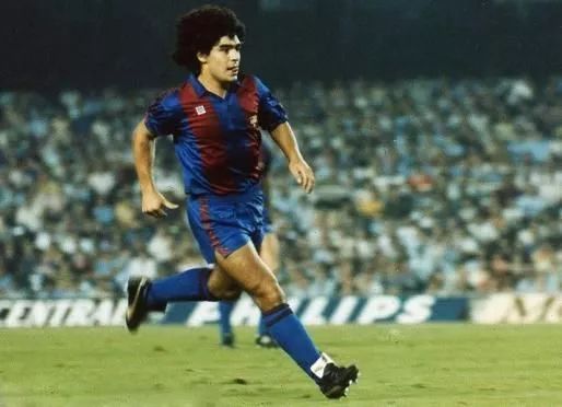 小罗封神伯纳乌罗纳尔迪尼奥,罗纳尔迪尼奥vs伯纳乌球场