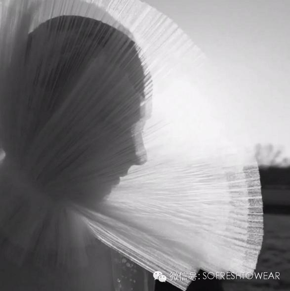 流行穿什么红色婚纱结婚好看,2020最流行的婚礼婚纱款式