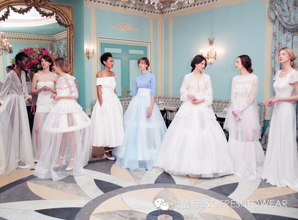 流行穿什么红色婚纱结婚好看,2020最流行的婚礼婚纱款式