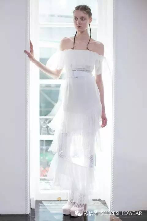 流行穿什么红色婚纱结婚好看,2020最流行的婚礼婚纱款式