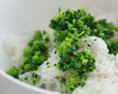 橄榄油西兰花沙拉,虾西兰花饭团的做法