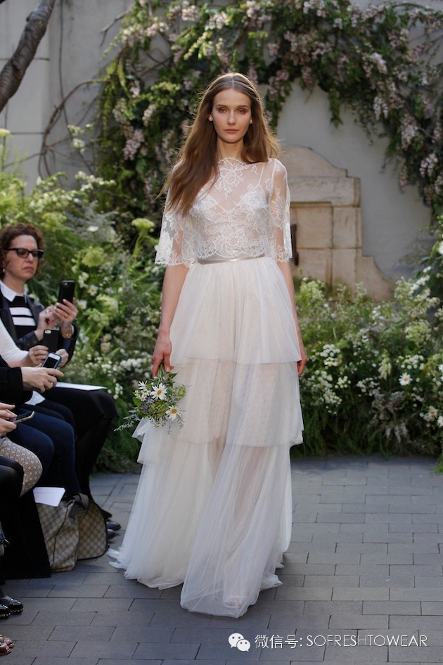 流行穿什么红色婚纱结婚好看,2020最流行的婚礼婚纱款式