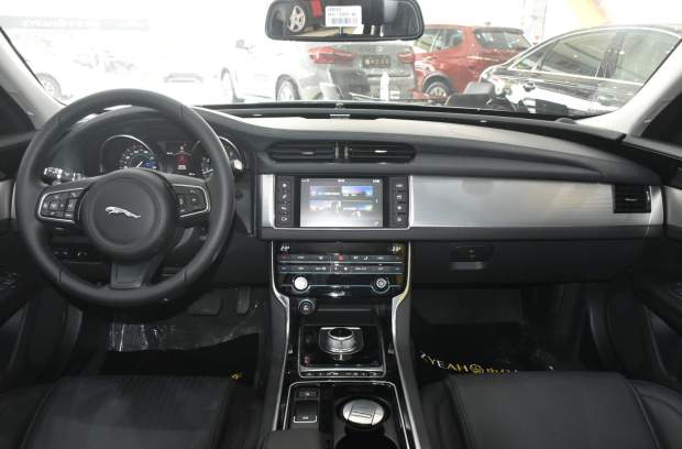 16款捷豹xfl2.0t奢华版,捷豹xf2016款2.0t风华版