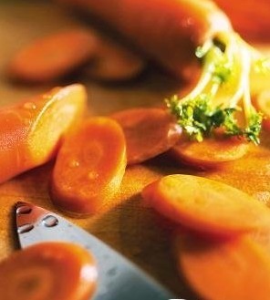 衣服有污渍怎么洗掉小妙招,衣服果汁污渍清洗小妙招