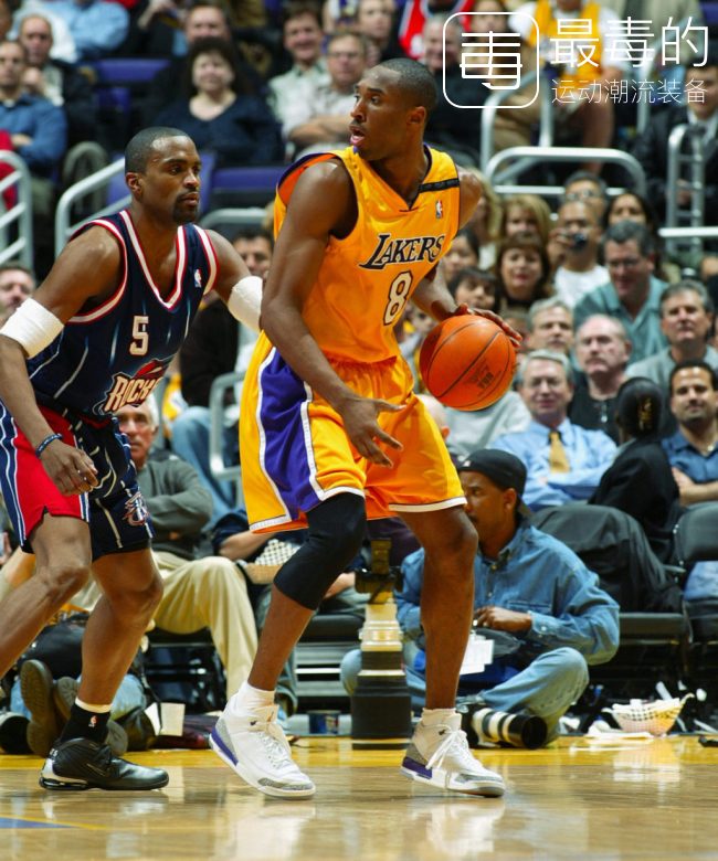 科比生涯球衣回顾,科比生涯最后一战球鞋