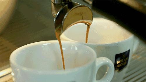 黄小厨说：一杯好咖啡既需要套路又需要真诚～