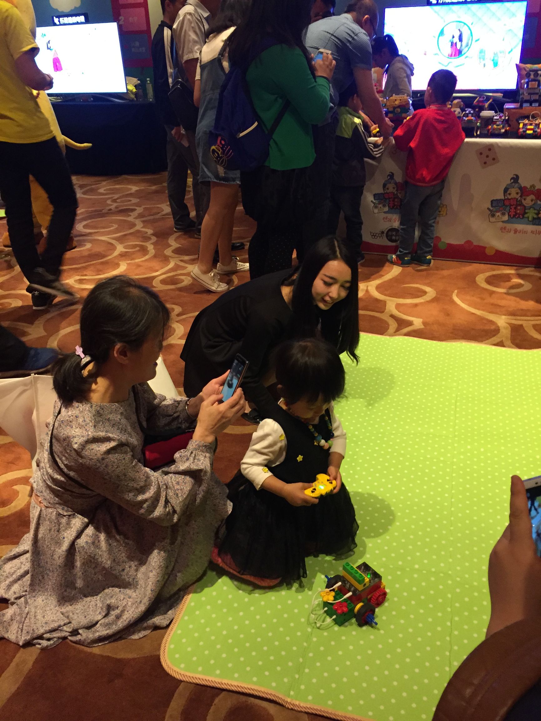 乐视与欧派,谁是让他们抱团的大腿?