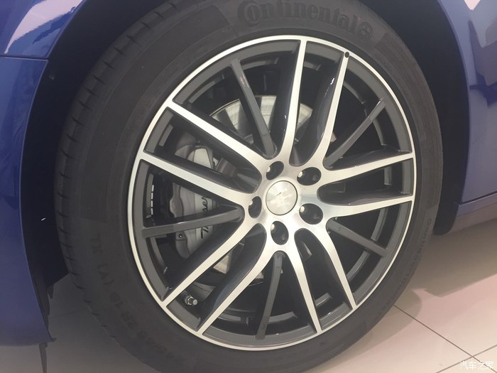 女车主提车兰博基尼,美女提车玛莎拉蒂