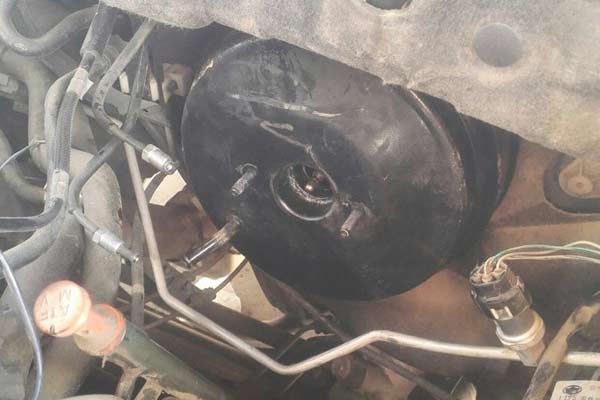 奔腾b70刹车软怎么回事,奔腾b70刹车盘维修