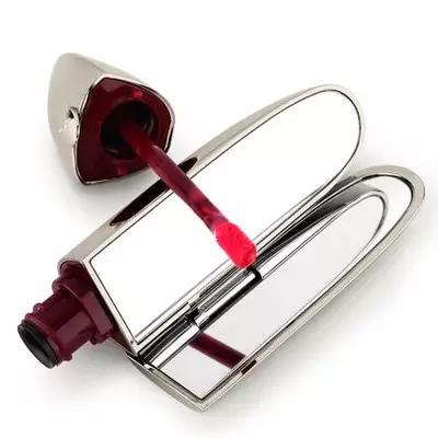 挑一款女王气Max的大红色的唇膏！