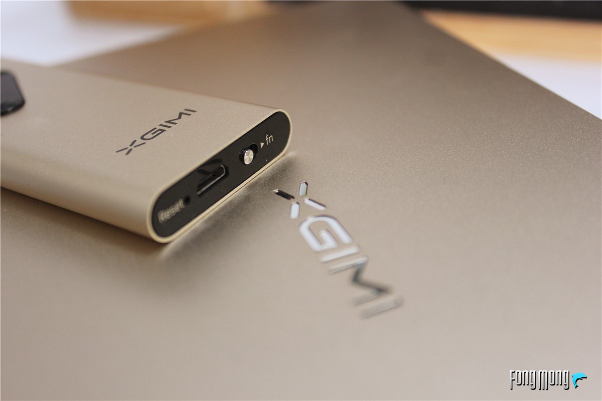 极米z4爵色投影仪是金色的么,极米z4x观影效果怎么样