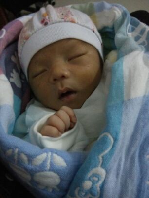 顺产胎儿呛到羊水是怎么回事,孕妇顺产不用力