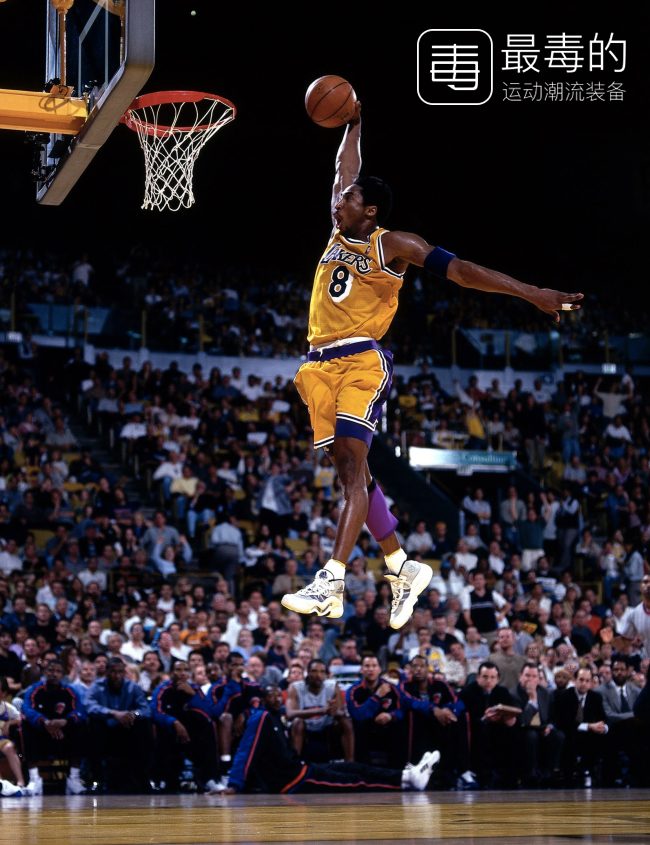 科比生涯球衣回顾,科比生涯最后一战球鞋