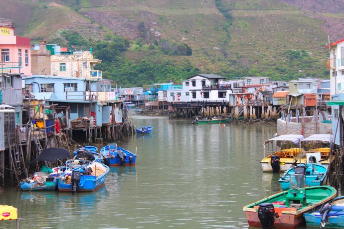 妈妈咪咪嘉年华的欢乐体验和香港郊区的生态怡然之旅
