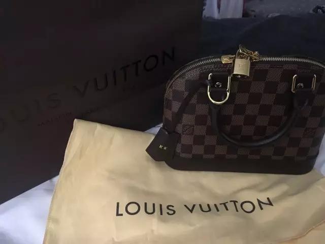 撞包也要背？这些热门包包受欢迎是有原因的