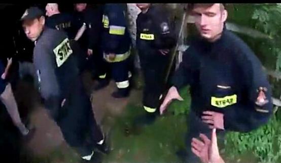 马卡深坑生命垂危，主人的一句话令它产生求生欲望，重获自由