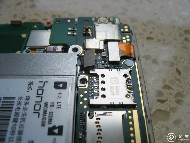 大吉大利今晚给手机更换电池！